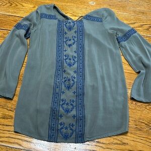 Andree Blue embroidered blouse. Size Small. Green with blue details.